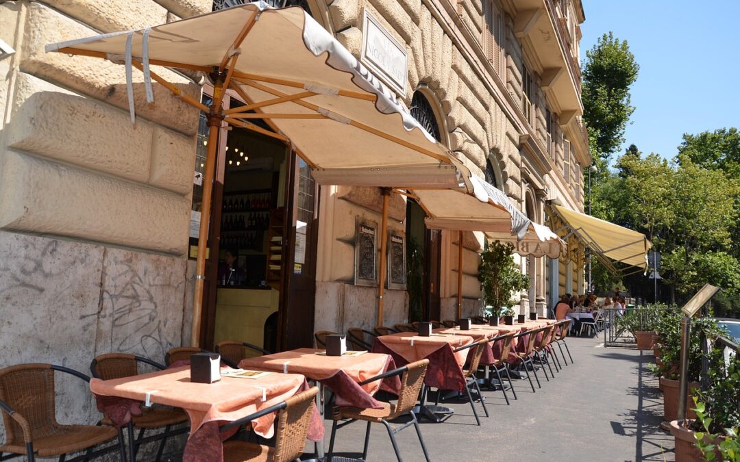 Améliorer l’espace extérieur de votre restaurant : comment choisir le bon parasol de terrasse